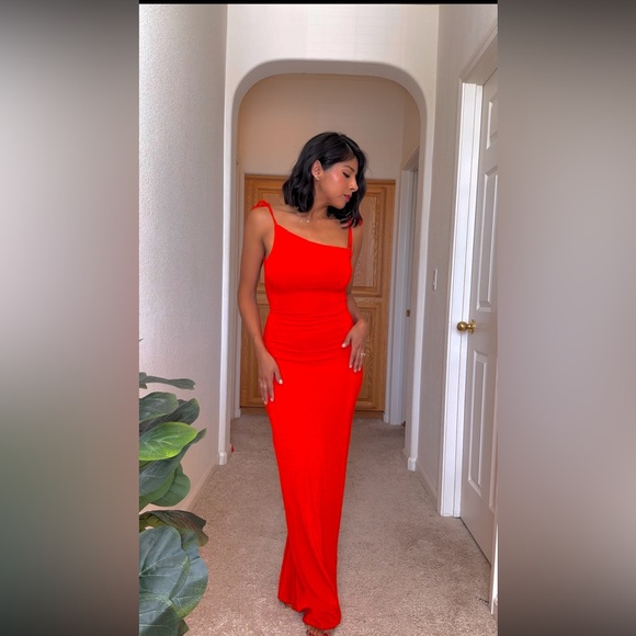 NOELIA
Textured Jersey Open Back Maxi Dress in Fiery Red - Picture 10 of 11